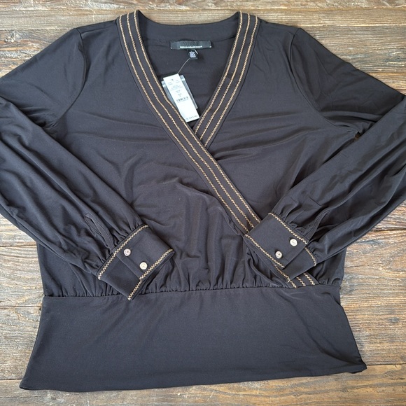 White House Black Market surplus wrap black  top brown contrast stitching NWT Lg - Picture 9 of 11